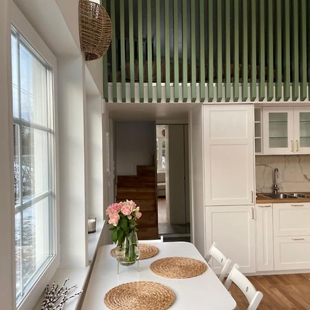 Villa Ett Nytt Fraesch Hus Utanfoer Stockholm Naera Arlanda Rosersberg Esterno foto