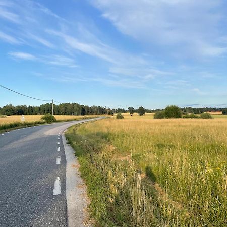 Villa Ett Nytt Fraesch Hus Utanfoer Stockholm Naera Arlanda Rosersberg Esterno foto