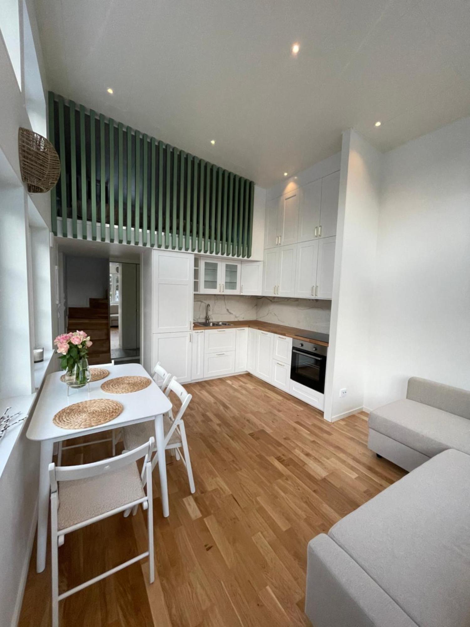 Villa Ett Nytt Fraesch Hus Utanfoer Stockholm Naera Arlanda Rosersberg Esterno foto