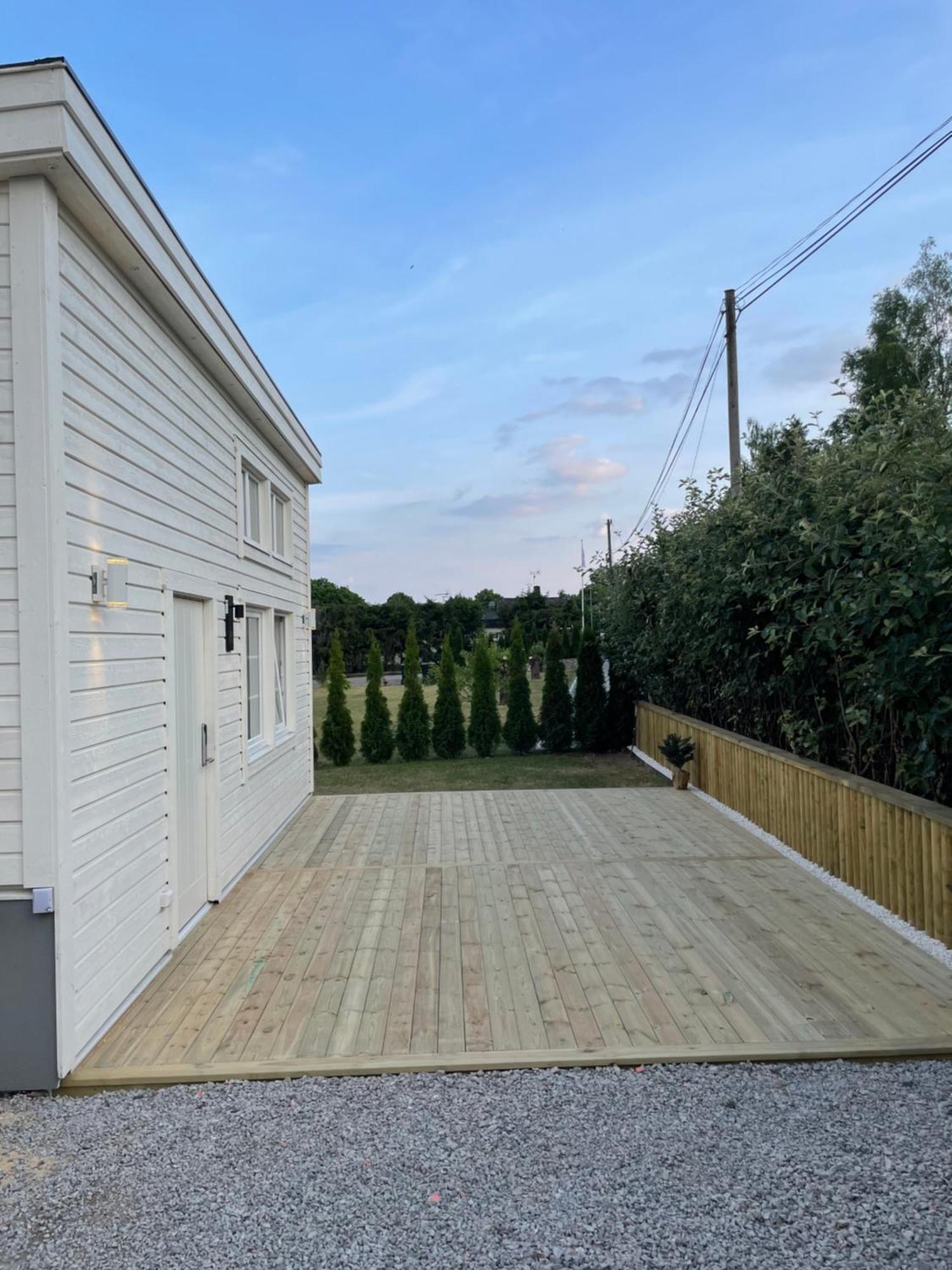 Villa Ett Nytt Fraesch Hus Utanfoer Stockholm Naera Arlanda Rosersberg Esterno foto