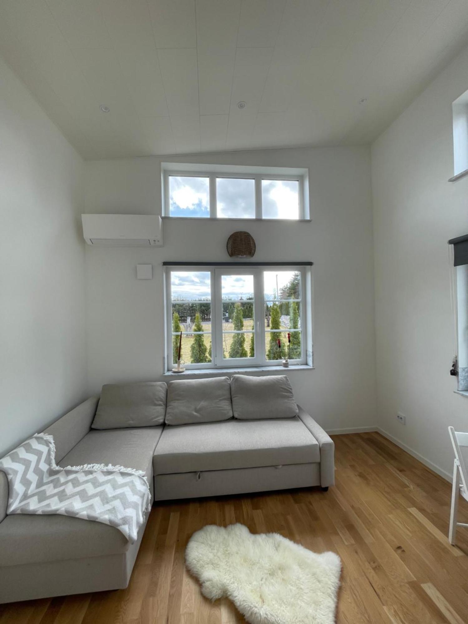 Villa Ett Nytt Fraesch Hus Utanfoer Stockholm Naera Arlanda Rosersberg Esterno foto